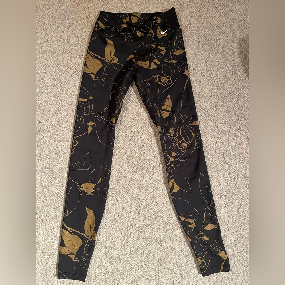 Nike gold and black spandex leggings for yoga